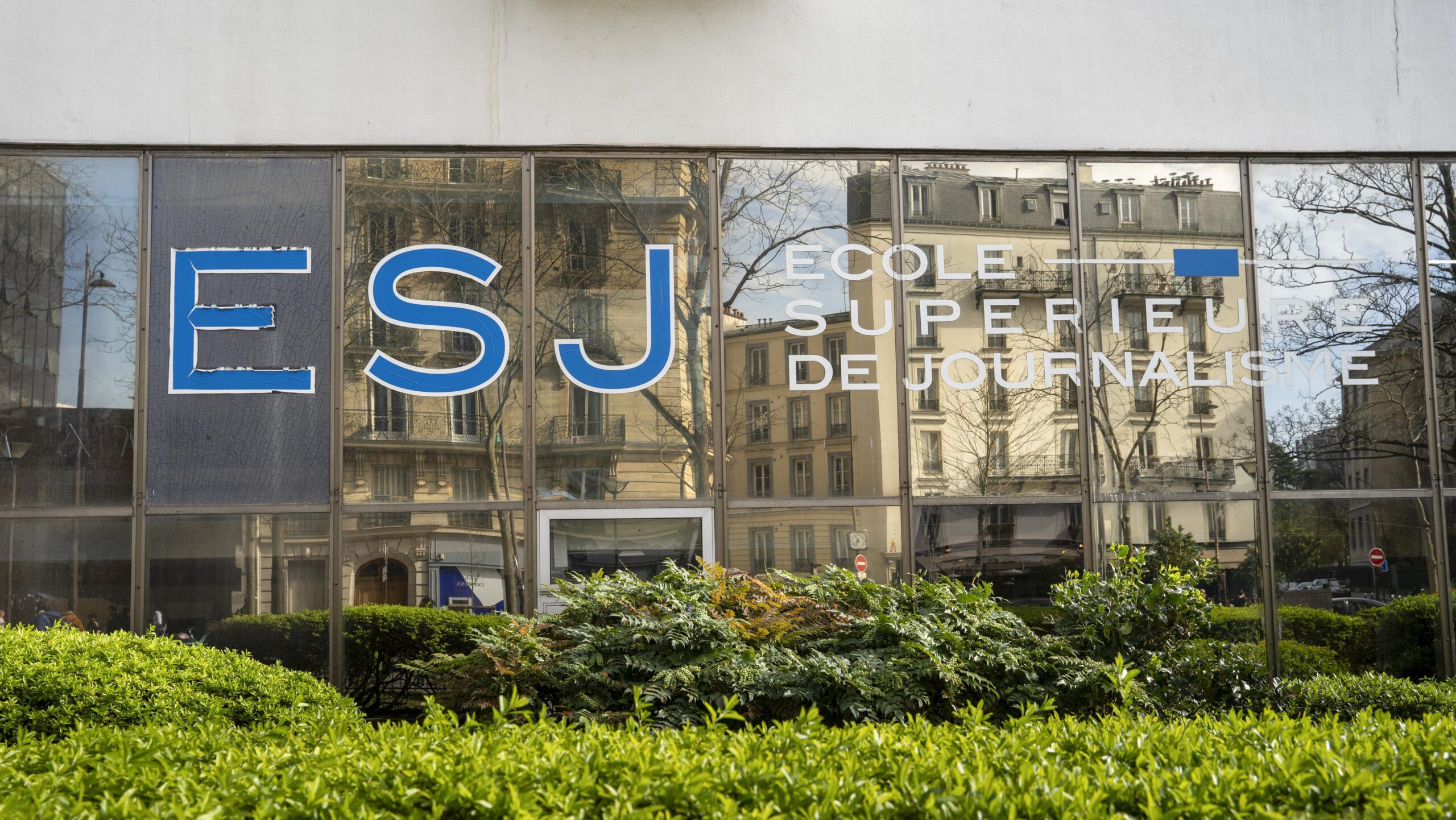 Appel à la vigilance des étudiants de l’ESJ contre le rachat par un groupe d’oligarques